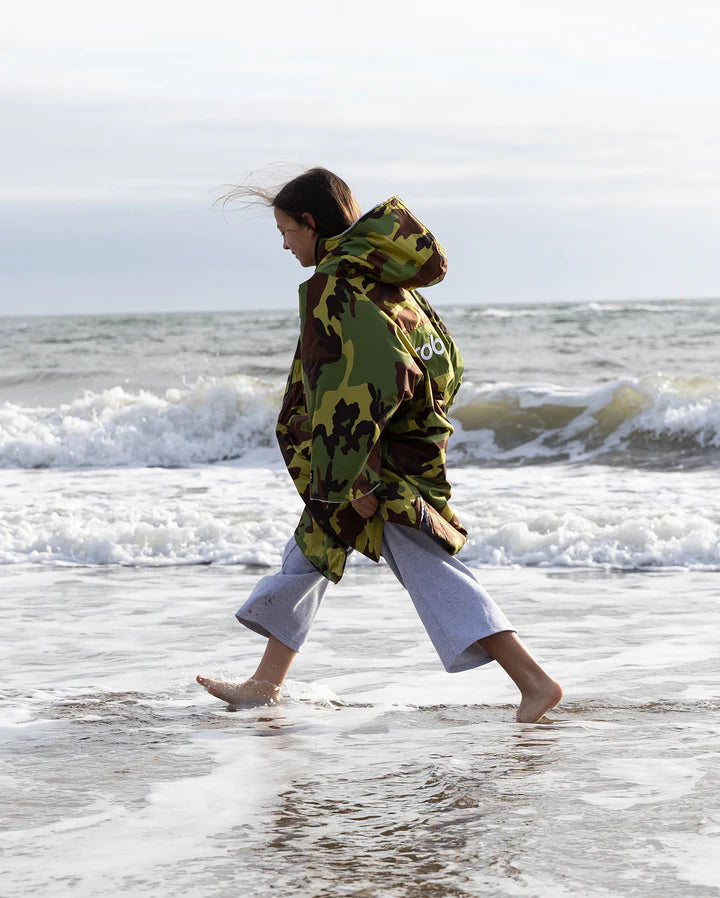 Dryrobe® REWORK - Camo Grey Green Easy-Fit Kids Advance Changing Robe